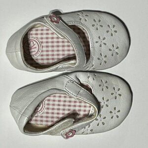 Little Girls white soft shoes